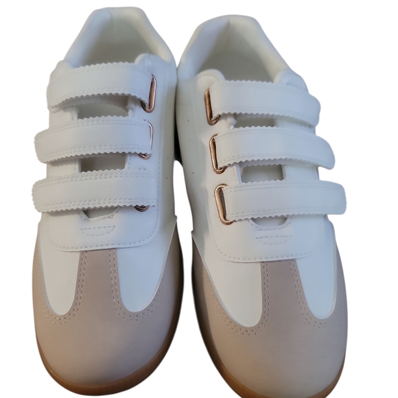 DV by Dolce Vita White and Tan Sneakers - Picture 2 of 6